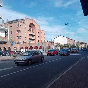 https://room-seventy-seventh.italymilanhotels.net