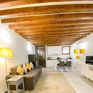 isa-lovely-home-in-venice.hotelinveneto.com/